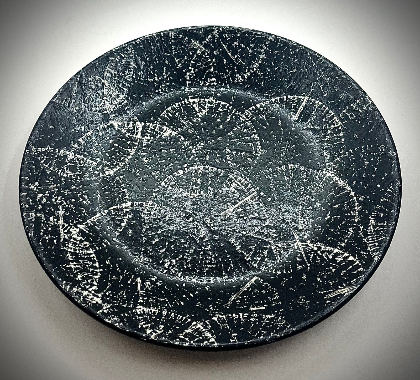 Daikon Black Porcelain Plate