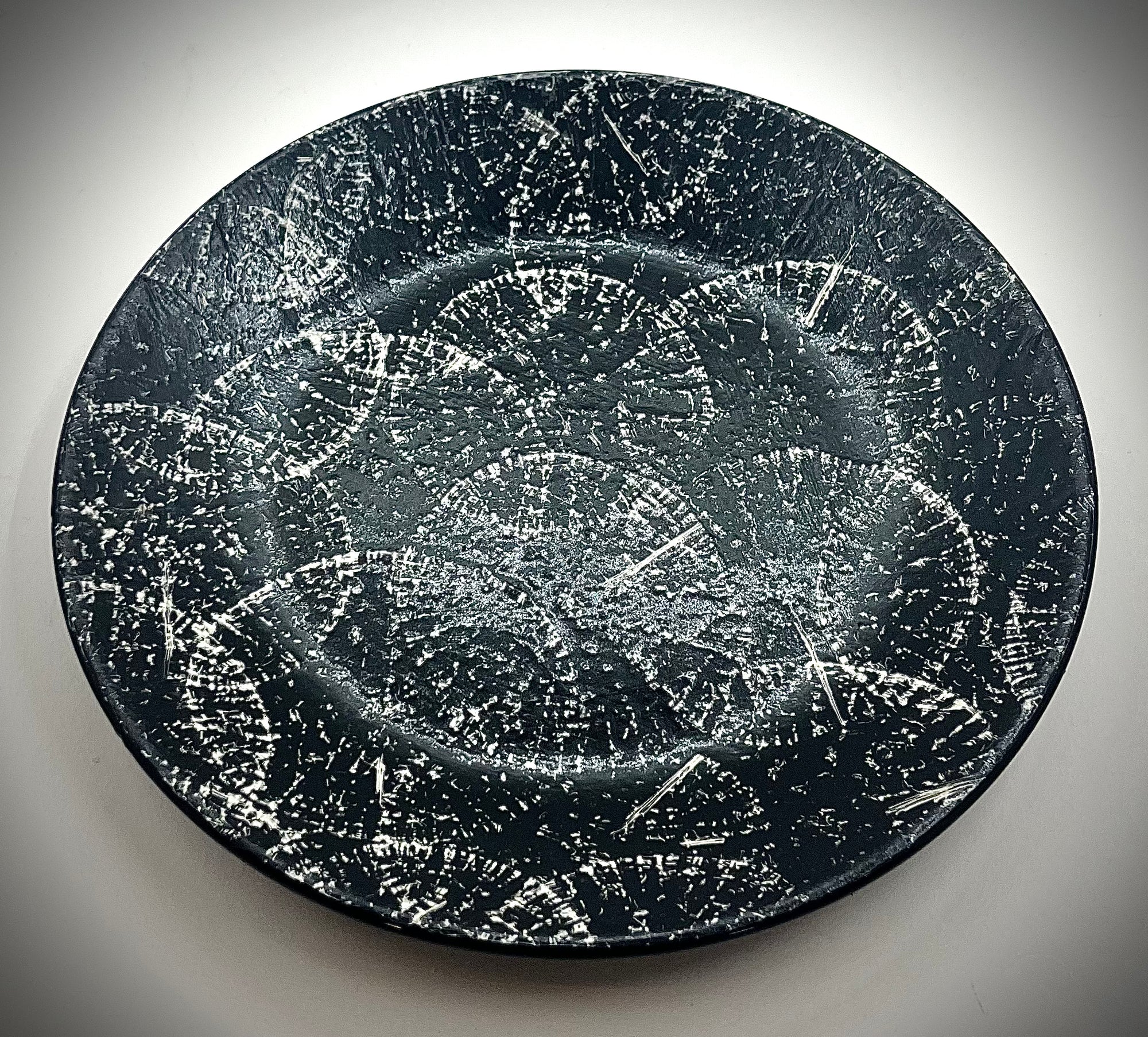 Daikon Black Porcelain Plate