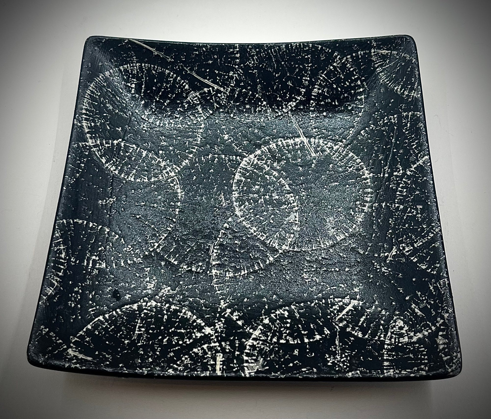 Daikon Black Square Plate