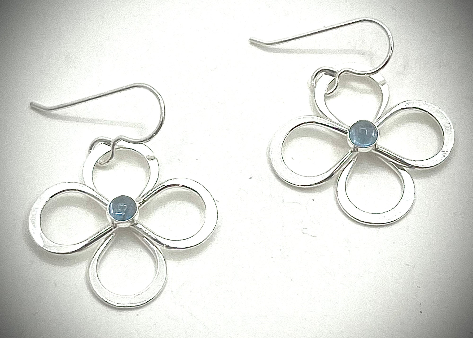 Dee Daisy Earrings