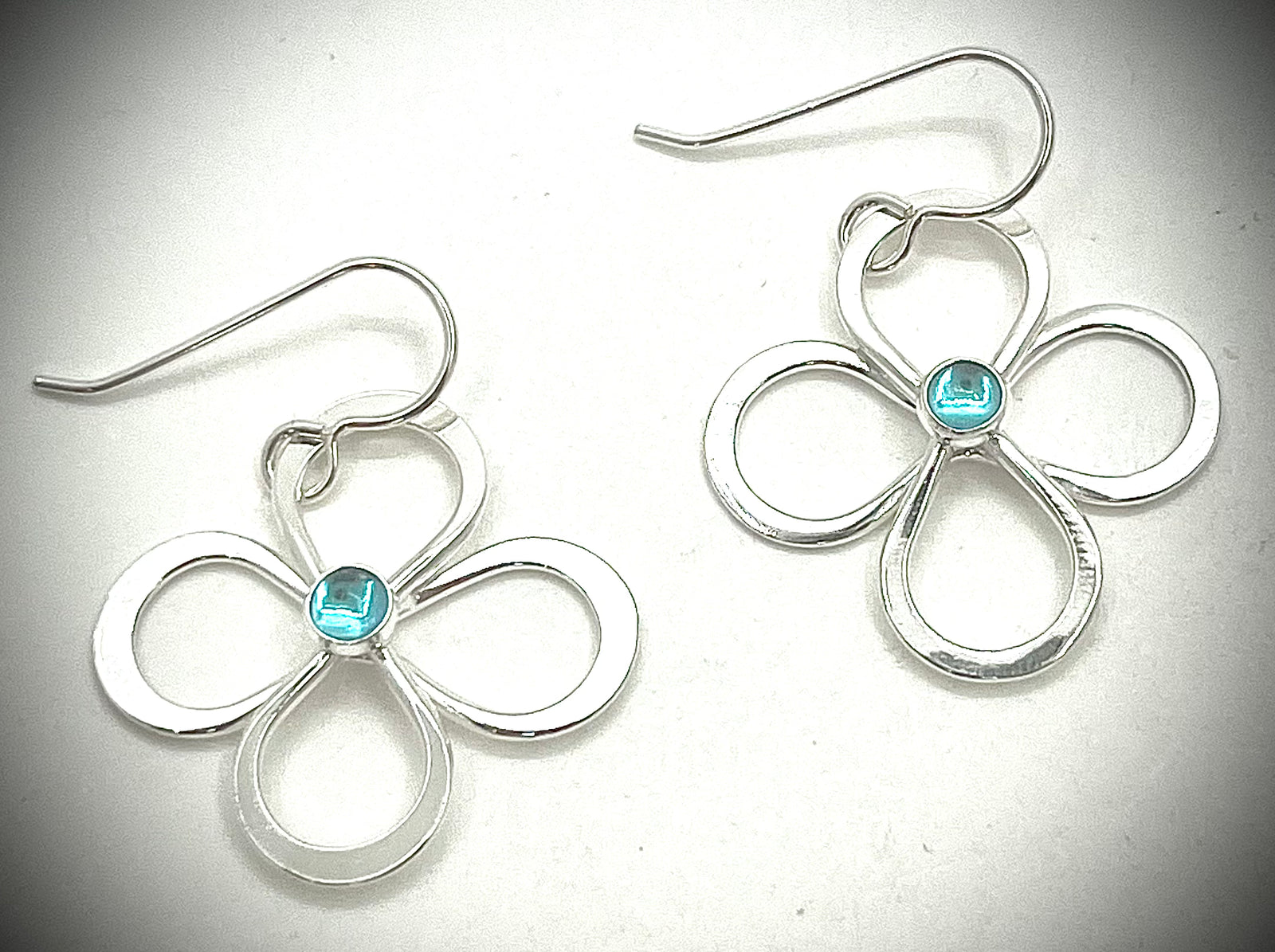 Dee Daisy Earrings
