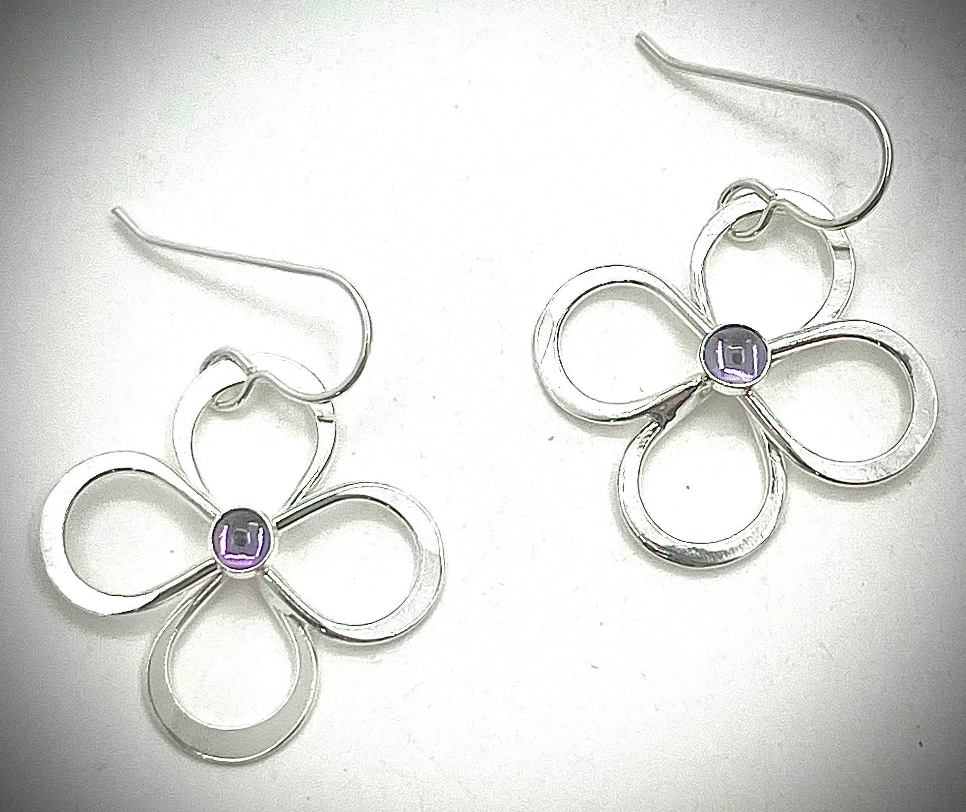 Dee Daisy Earrings