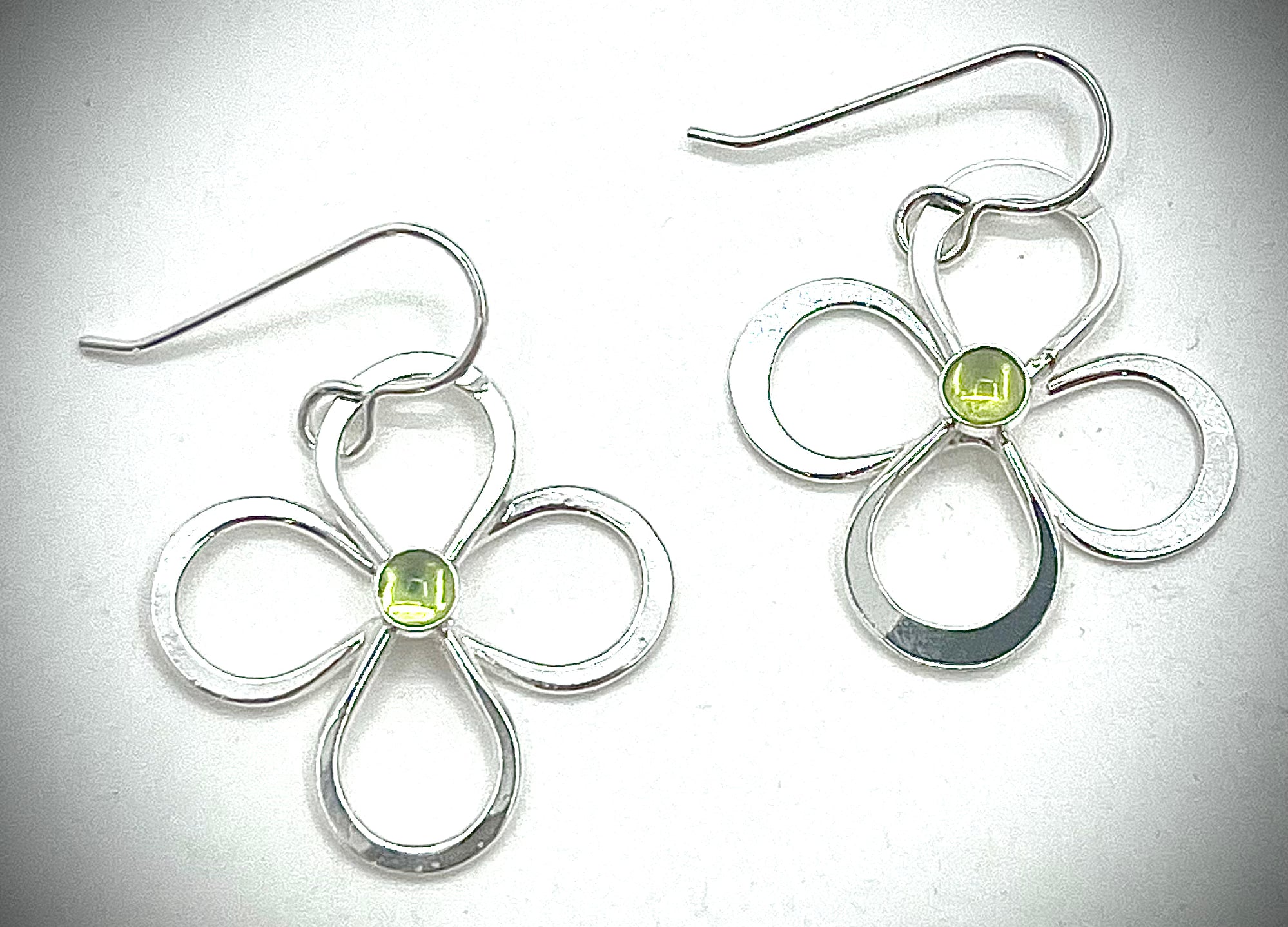 Dee Daisy Earrings
