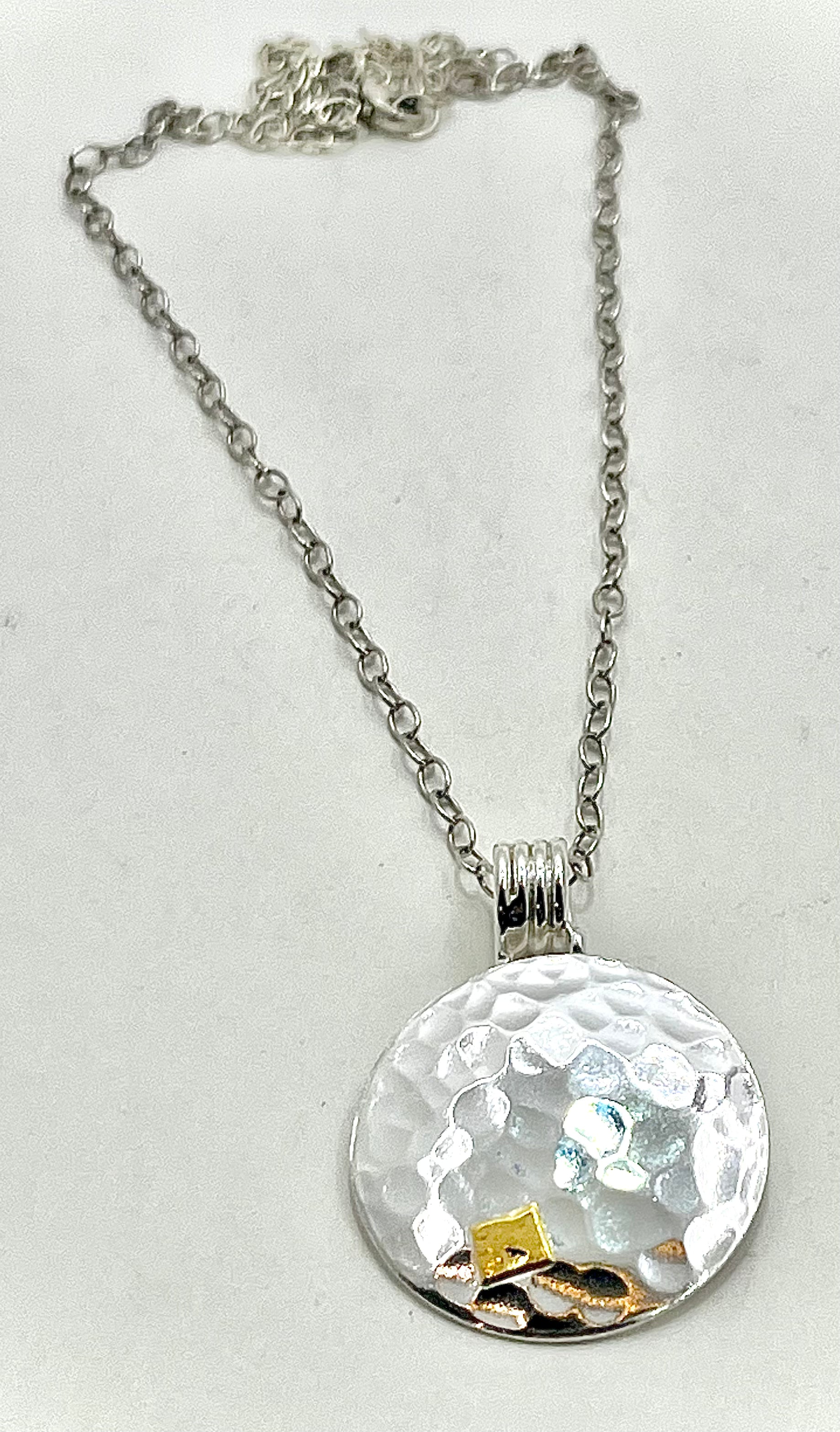 Ball-Peined Dome Necklace with Gold