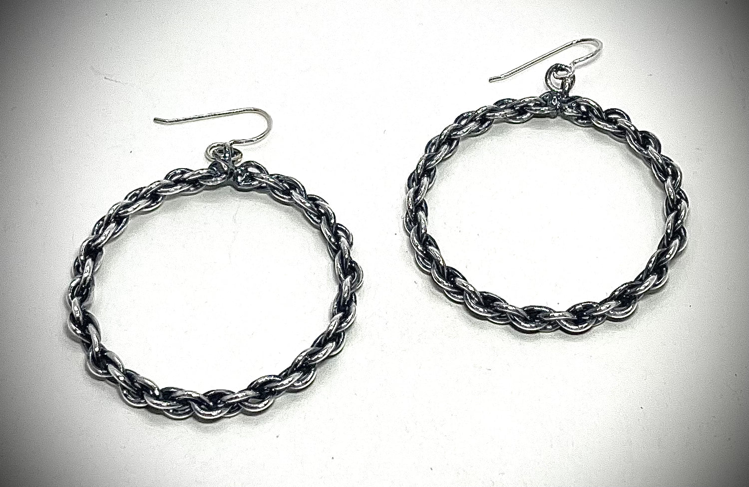 R/L Twist Hoop Earrings