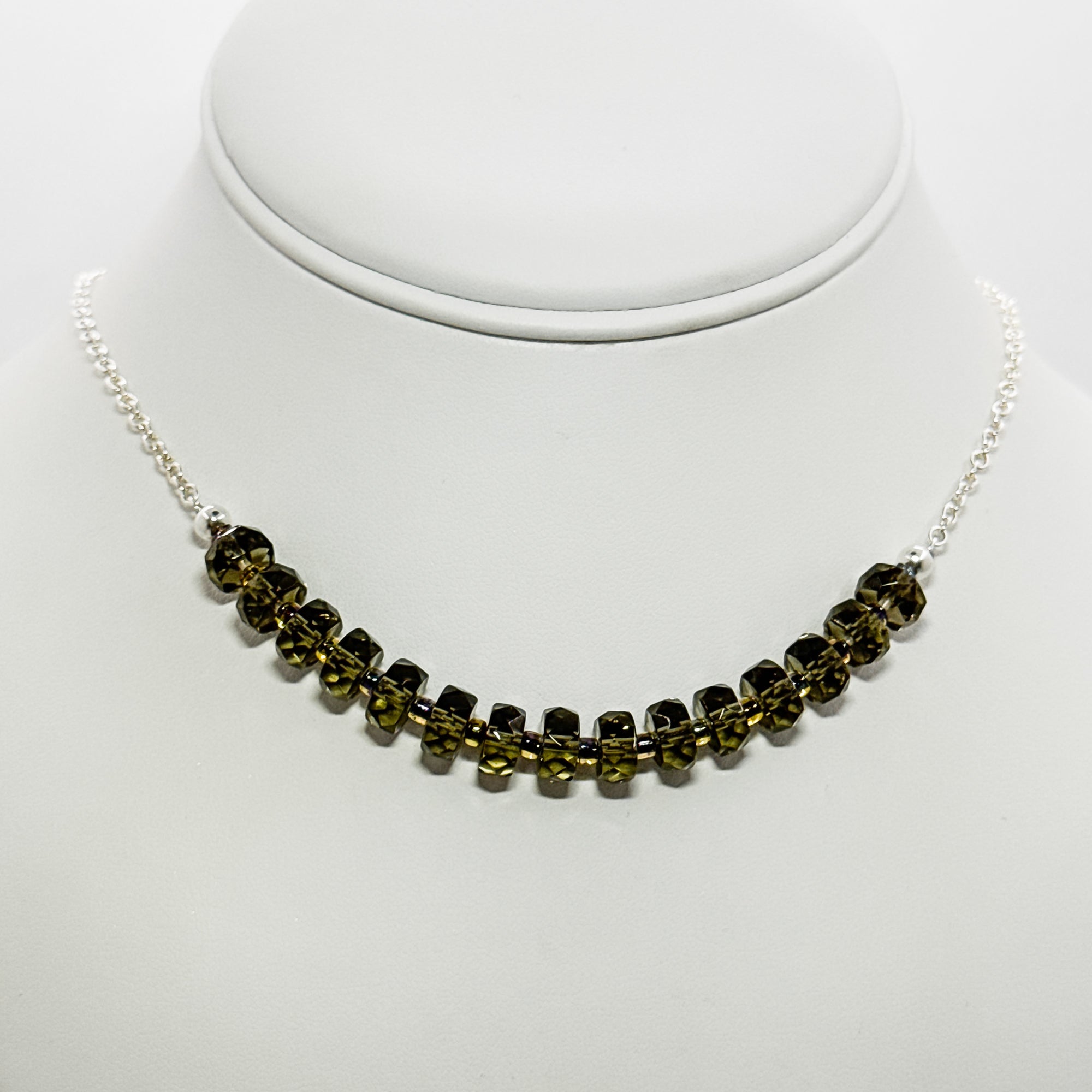 Bullseye green quartz necklace