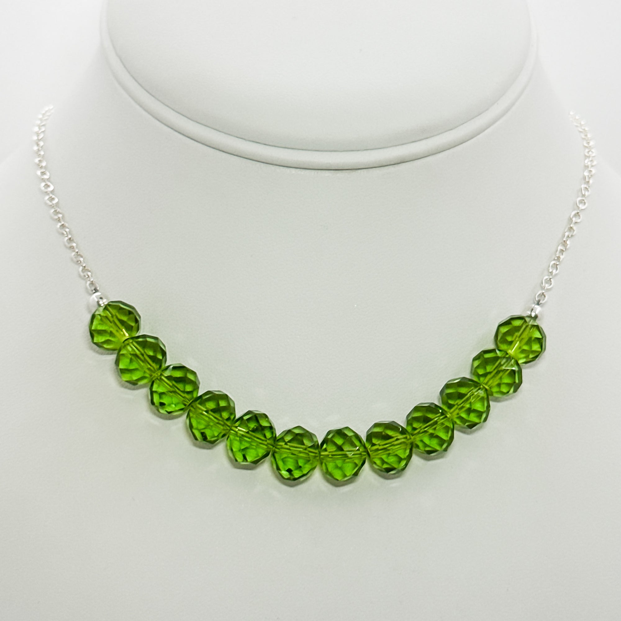 Bullseye peridot quartz necklace