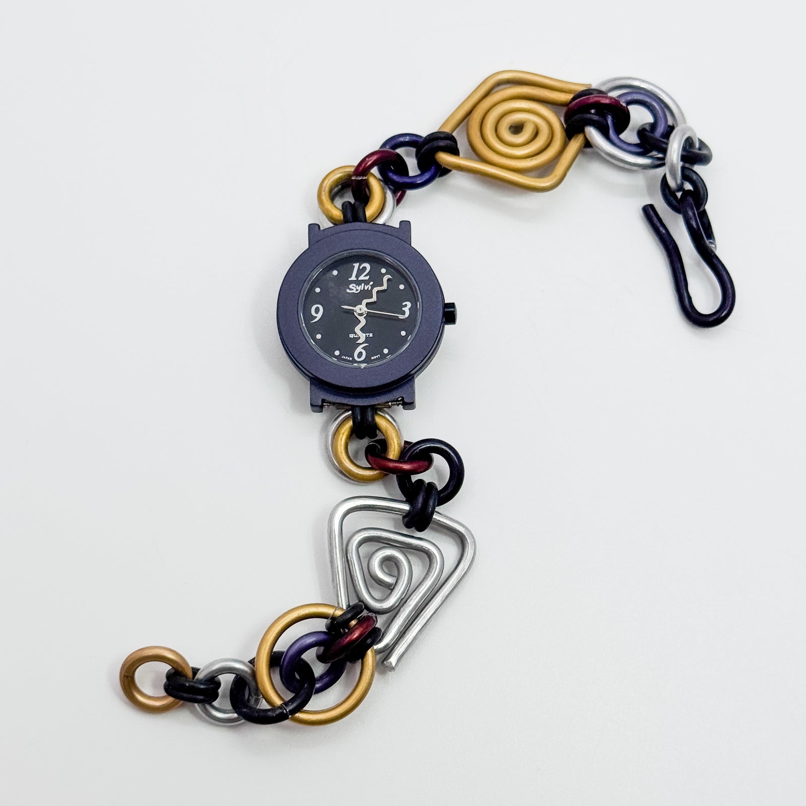 WT2 Circle watch face on aluminum band