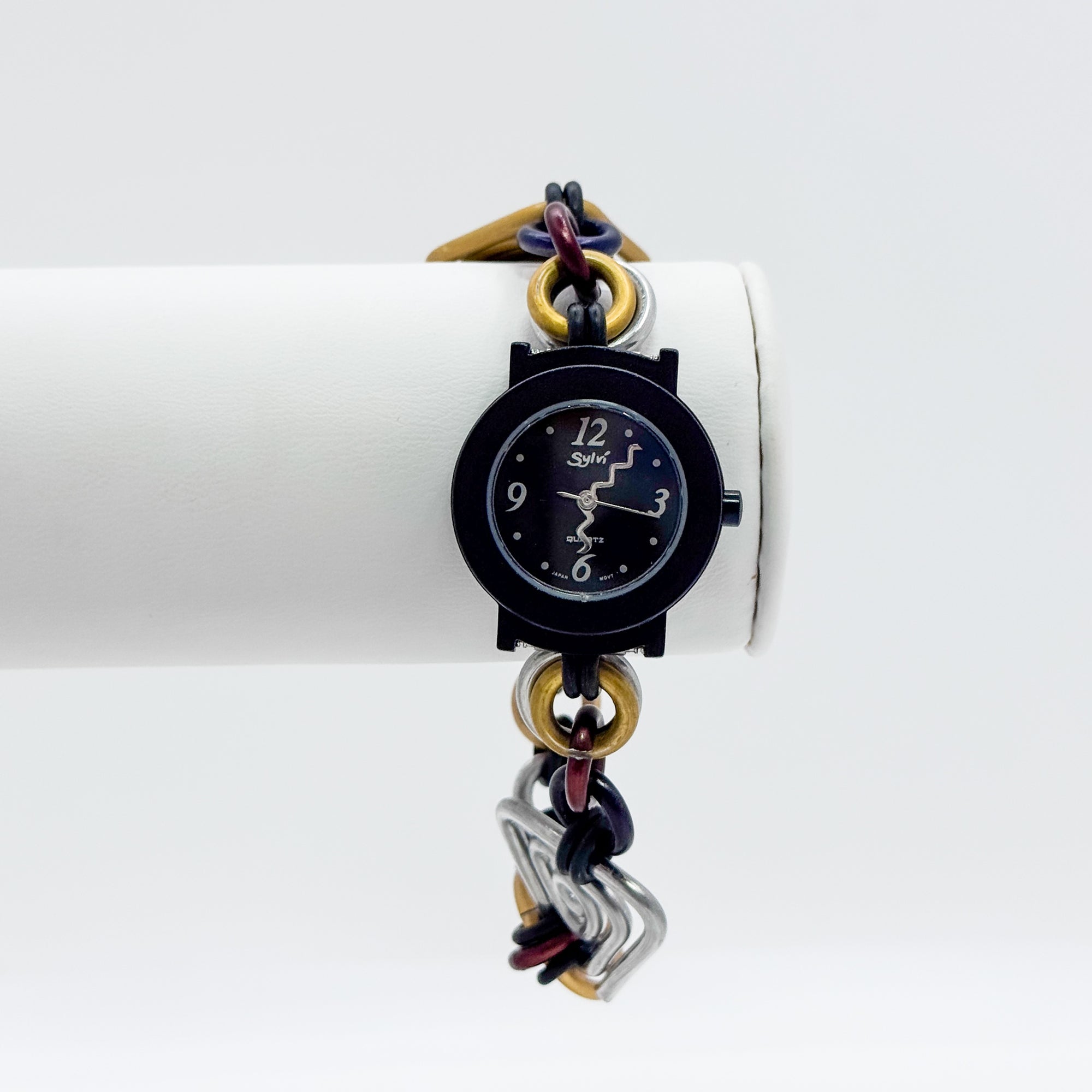 WT2 Circle watch face on aluminum band