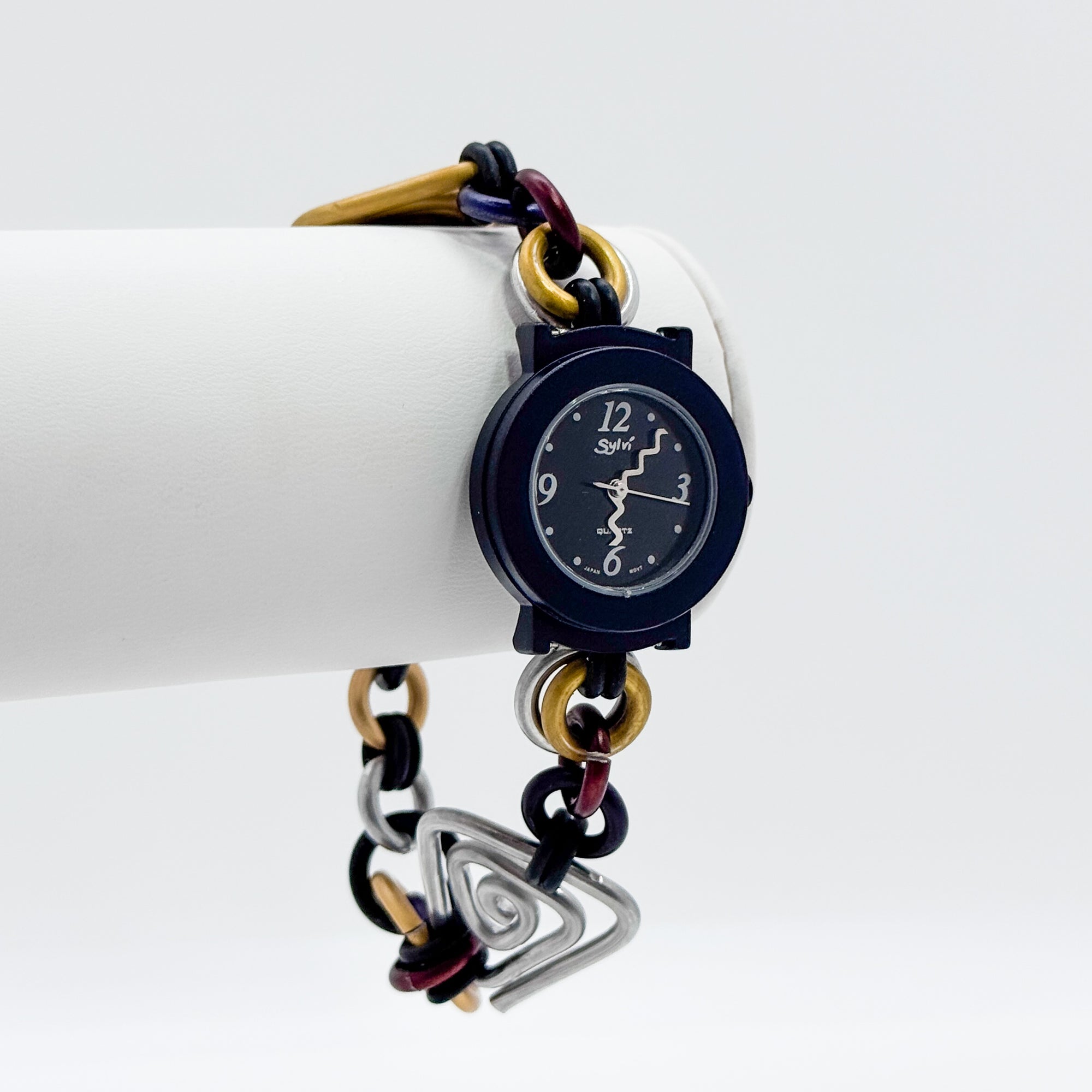 WT2 Circle watch face on aluminum band