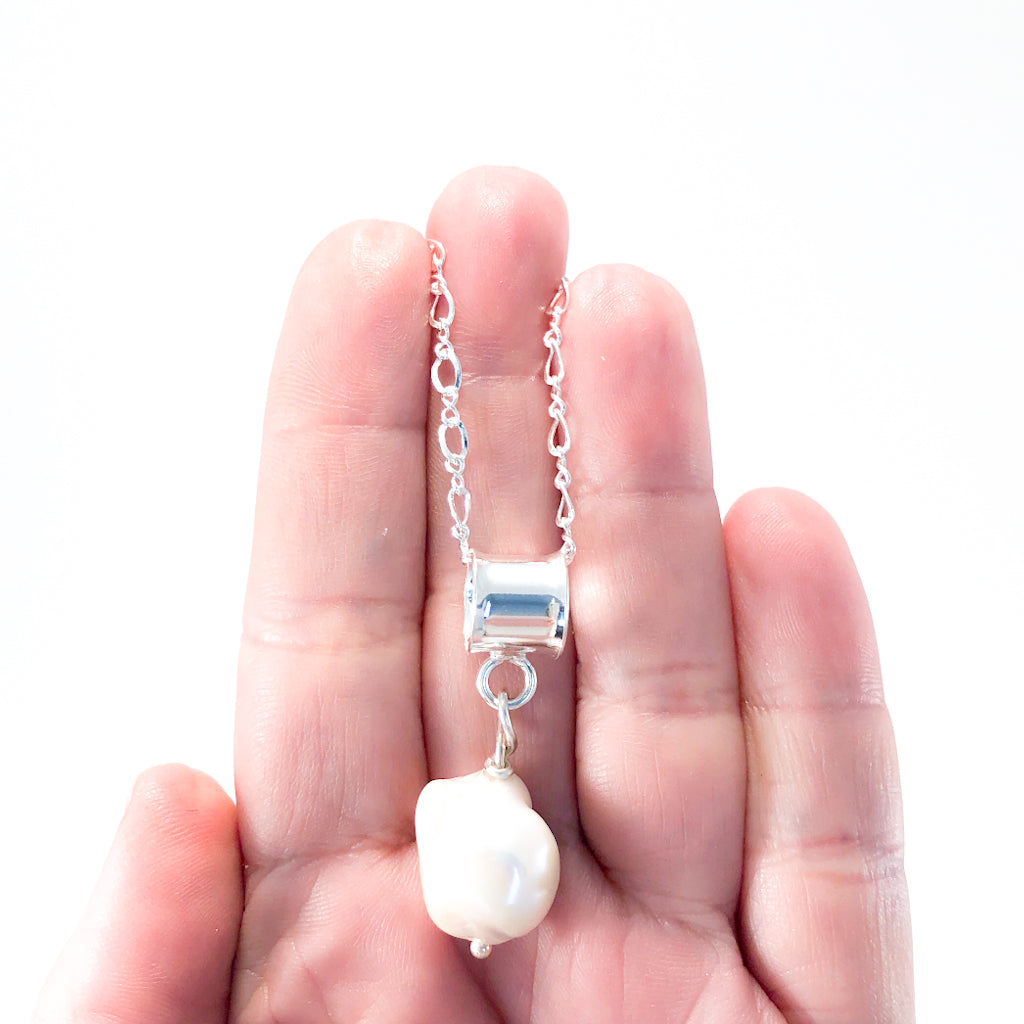 US発！WHITE MADONNA PEARL CHOKER【LUKE VICIOUS】数量限定！ Necklaces – lukevicious.com