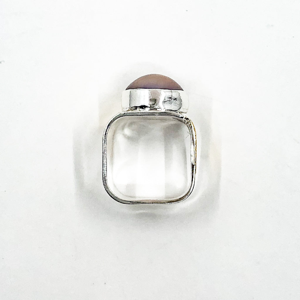 over top view of size 9.5 Sterling & 24k Crotch Hugger Ring with Gray Pink Mabe Pearl by Judie Raiford