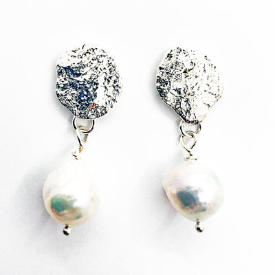 Smash Top with White Baroque Pearl Earrings